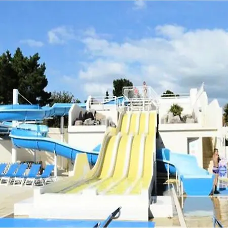 Сasa de vacaciones à Avec Piscine Privée *